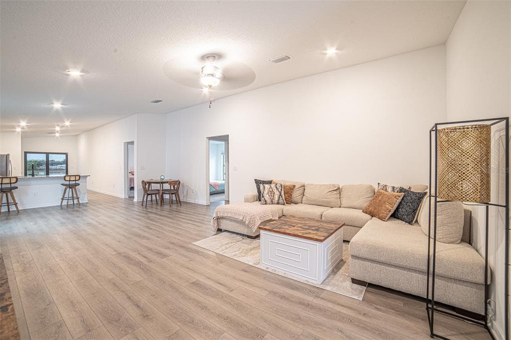 1375 AHOY AVENUE, TAMPA, FL 33619 — zdjęcie 4