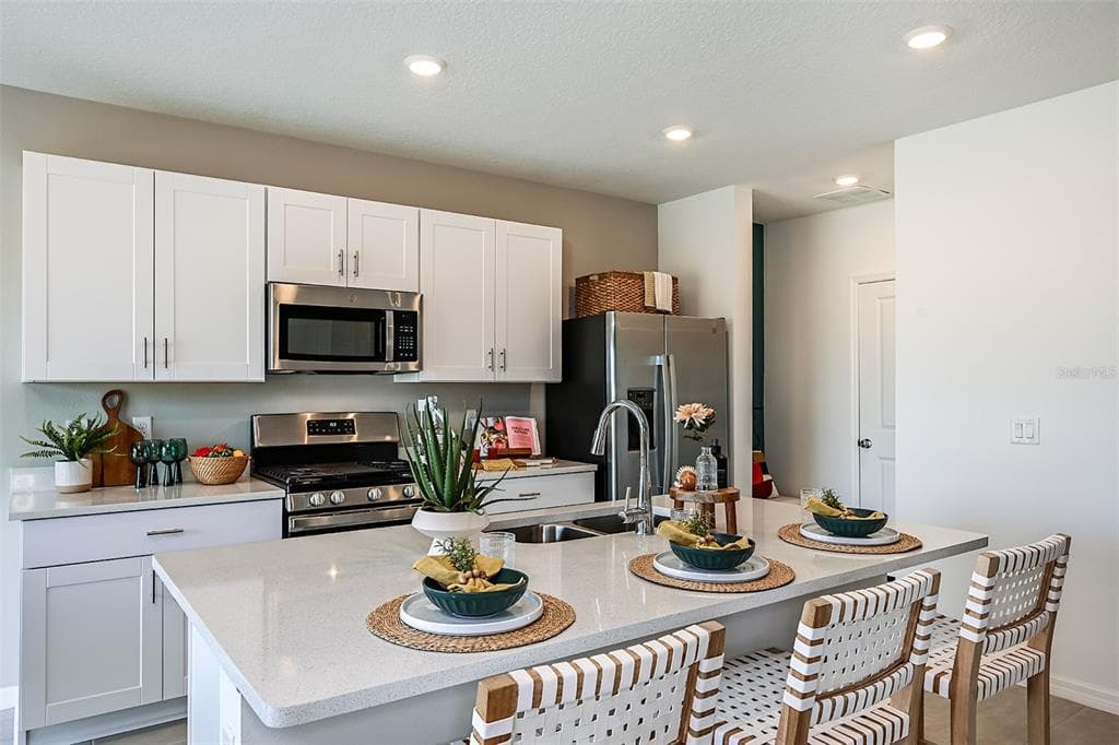 7677 GEMSTONE STREET, GROVELAND, FL 34736 — zdjęcie 2
