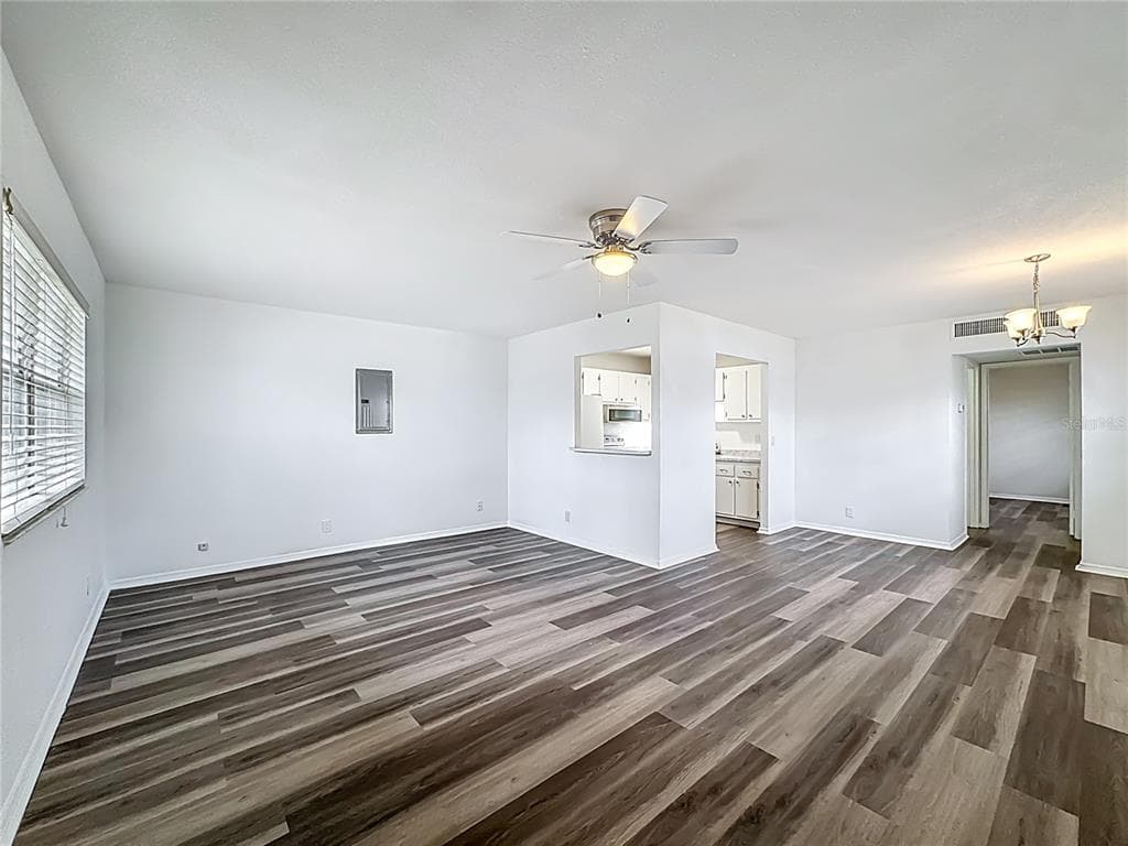202 BEDFORD TRAIL # 103, SUN CITY CENTER, FL 33573 — zdjęcie 4