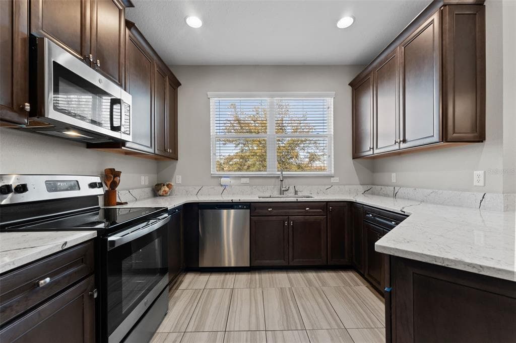 29913 SOUTHWELL LANE, WESLEY CHAPEL, FL 33543 — zdjęcie 3