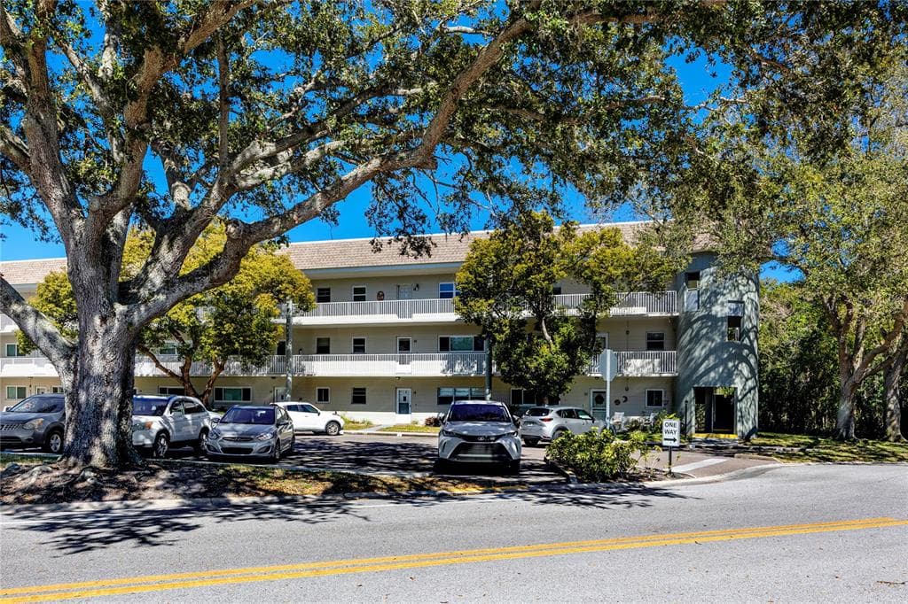 2440 WORLD PARKWAY BOULEVARD # 38, CLEARWATER, FL 33763