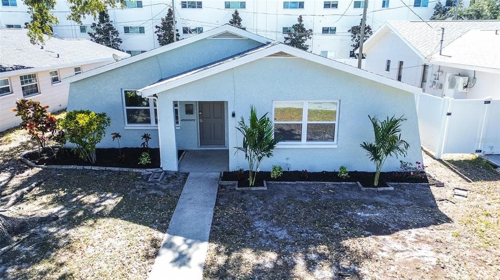 130 42ND AVENUE N, ST PETERSBURG, FL 33703 — zdjęcie 3