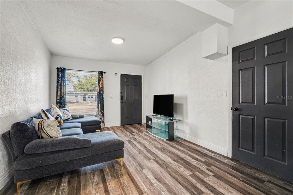 4928 S 82ND STREET, TAMPA, FL 33619 — zdjęcie 2