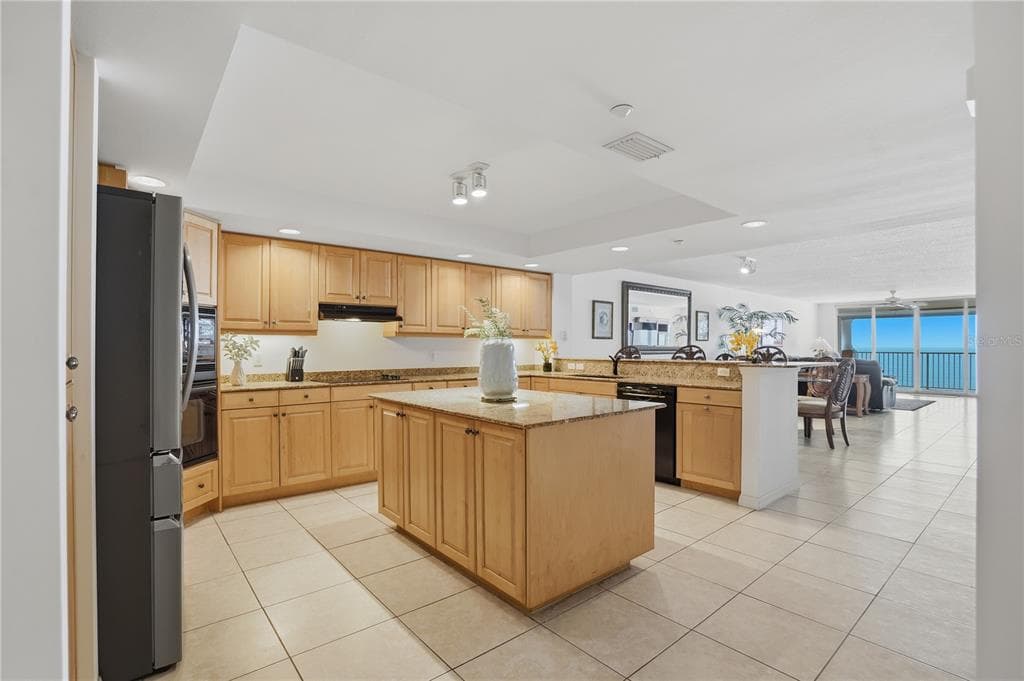 16326 GULF BOULEVARD # 307, REDINGTON BEACH, FL 33708 — zdjęcie 5