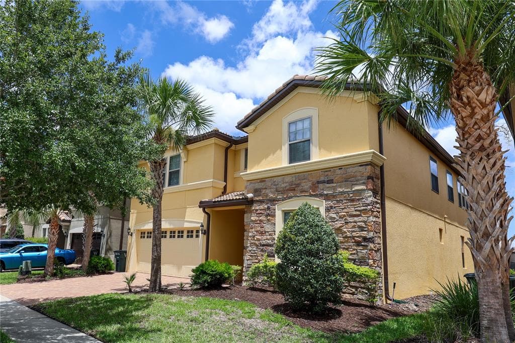 8811 MACAPA DRIVE, KISSIMMEE, FL 34747