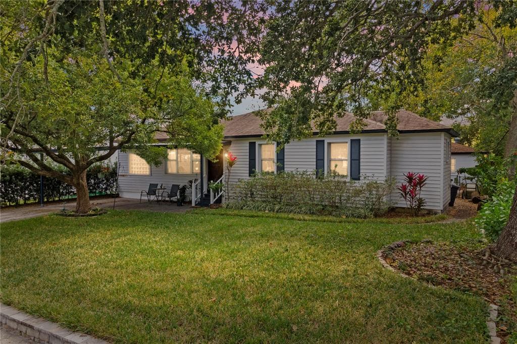3704 W PLATT STREET, TAMPA, FL 33609