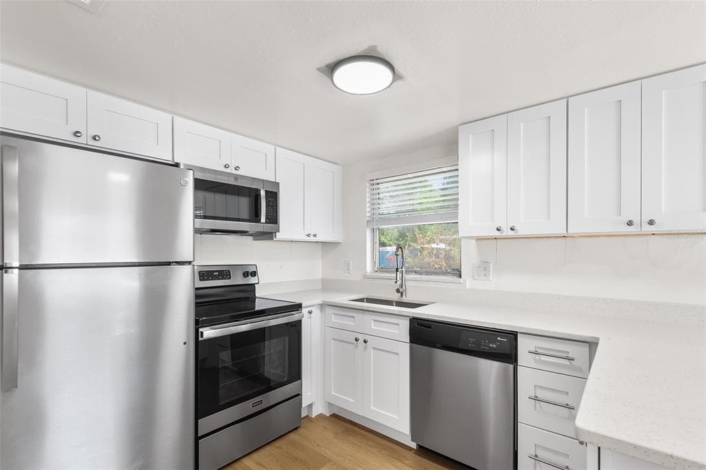 555 62ND STREET S # 110, ST PETERSBURG, FL 33707 — zdjęcie 4
