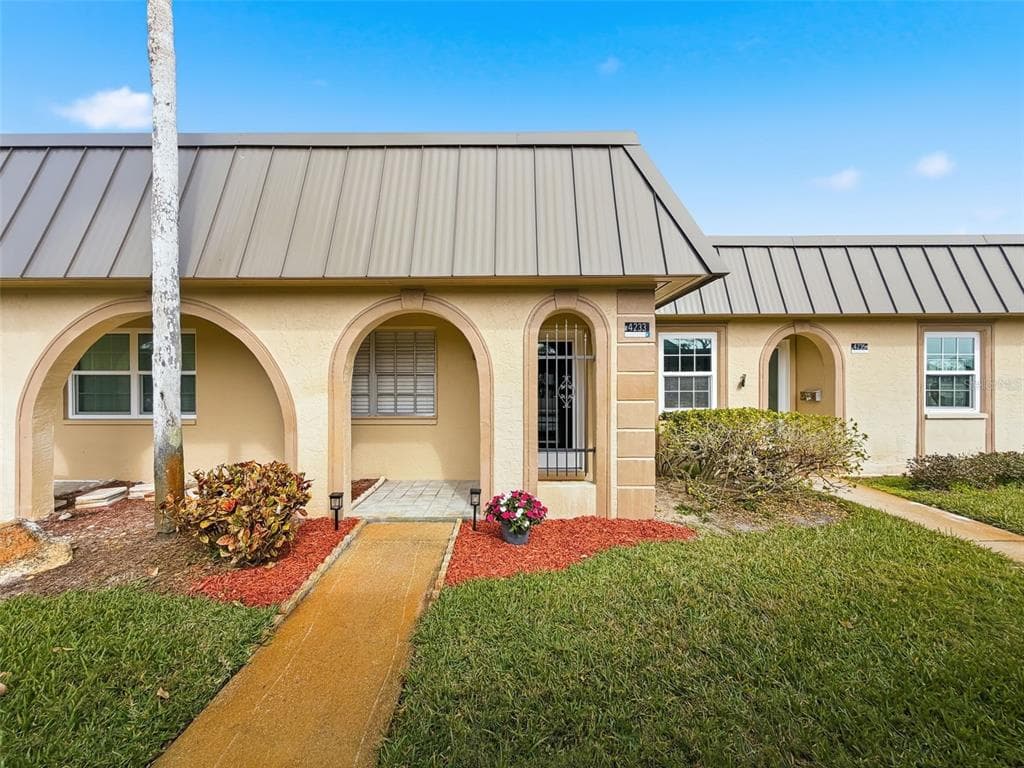 4233 STRATFORD DRIVE # D, NEW PORT RICHEY, FL 34652