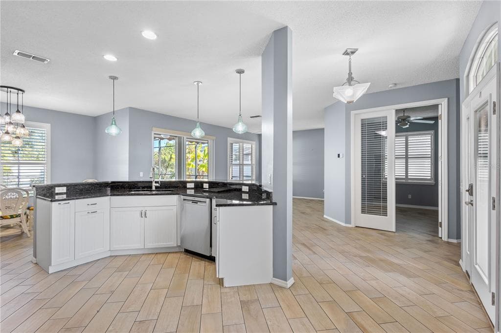 4911 50TH AVENUE W, BRADENTON, FL 34210 — zdjęcie 4