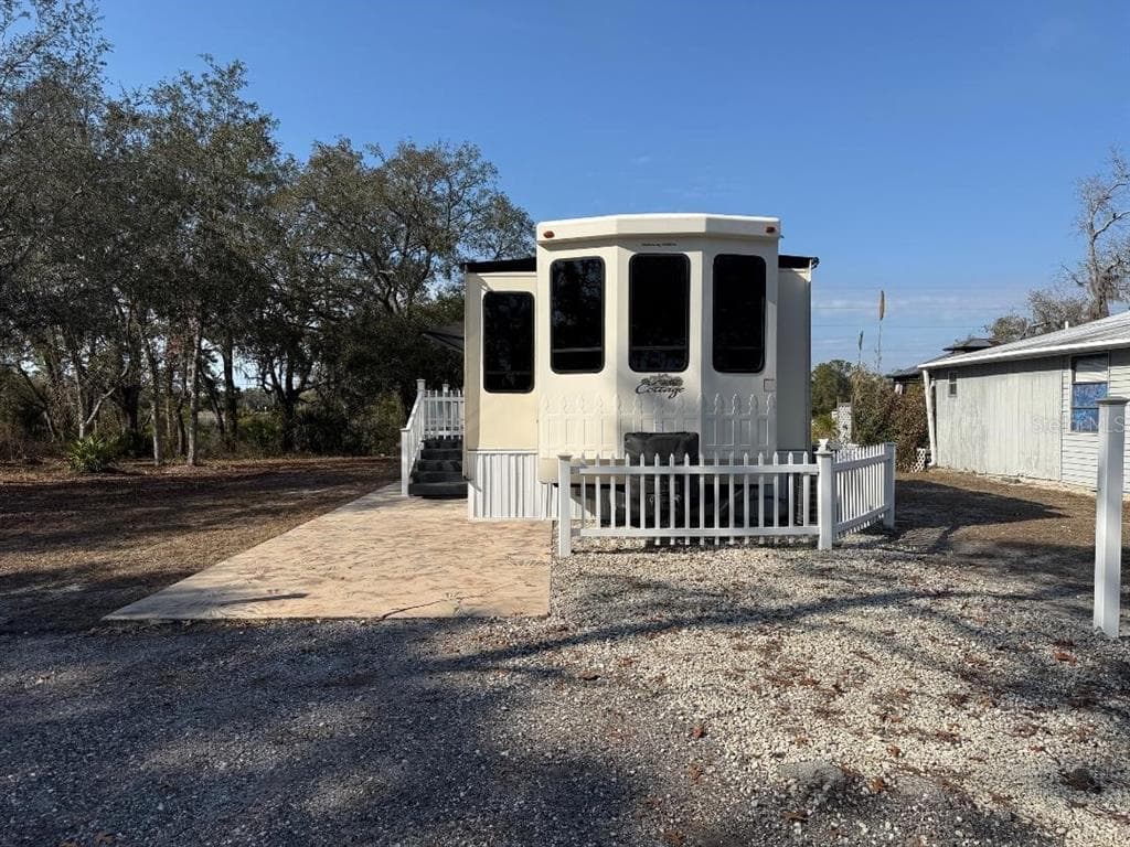 9265 GRIZZLY BEAR LANE, WEEKI WACHEE, FL 34613 — zdjęcie 2