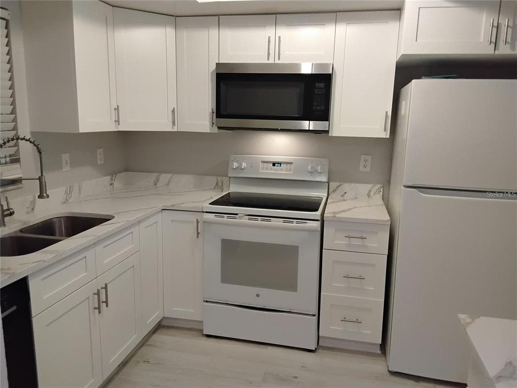1100 E BAY DRIVE # 82, LARGO, FL 33770 — zdjęcie 3