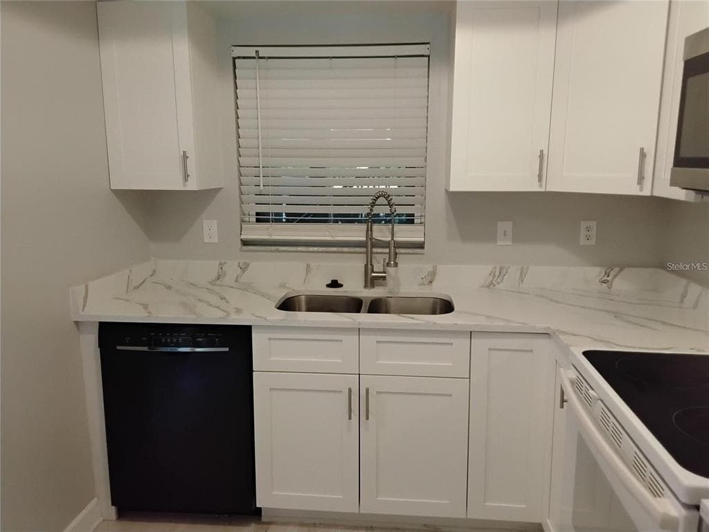 1100 E BAY DRIVE # 82, LARGO, FL 33770 — zdjęcie 4