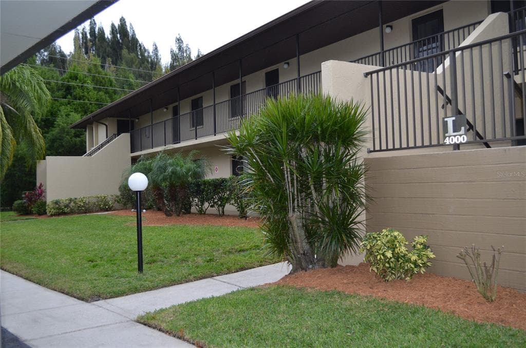 4000 OAKVIEW DRIVE # L8, PUNTA GORDA, FL 33980