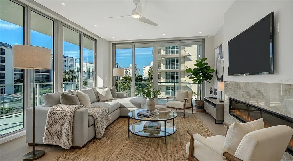 223 GOLDEN GATE POINT # 302, SARASOTA, FL 34236 — zdjęcie 3