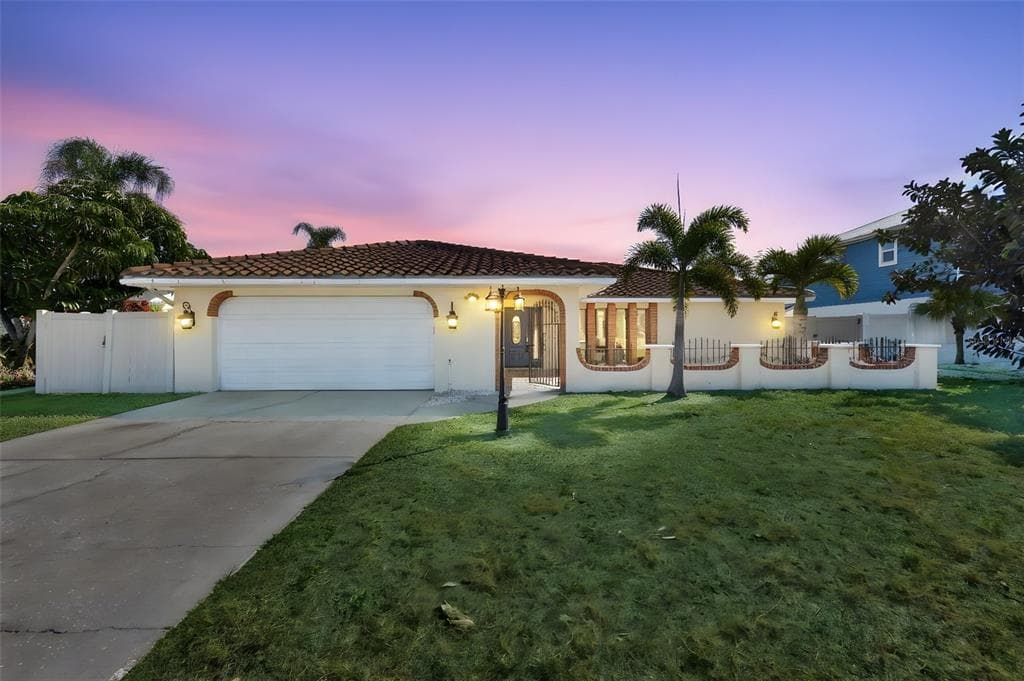 6523 KING PALM WAY, APOLLO BEACH, FL 33572