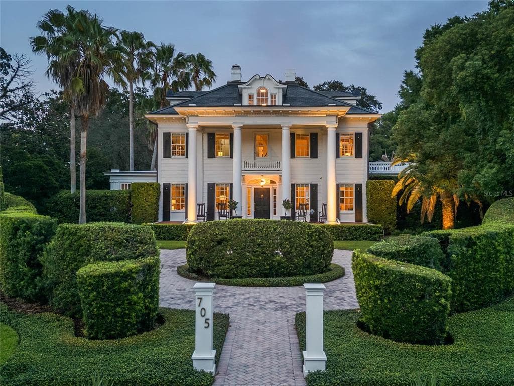705 DELANEY AVENUE, ORLANDO, FL 32801