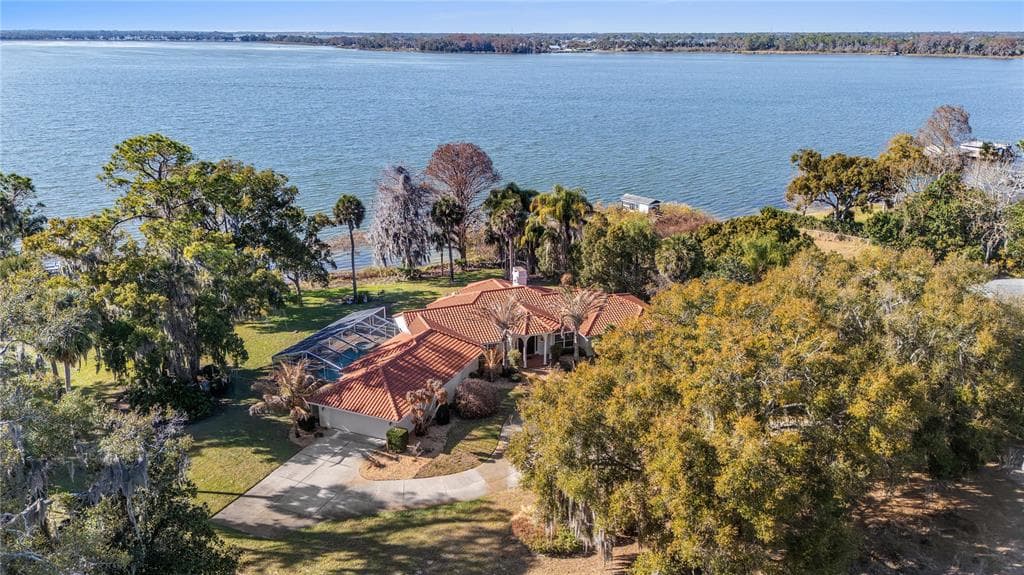 6136 DORA DRIVE, MOUNT DORA, FL 32757