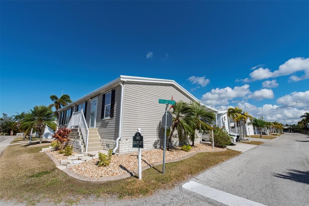 1 DEN HELDER AVENUE, PUNTA GORDA, FL 33950 — zdjęcie 2