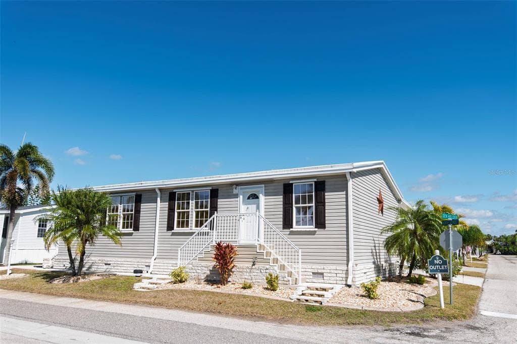 1 DEN HELDER AVENUE, PUNTA GORDA, FL 33950