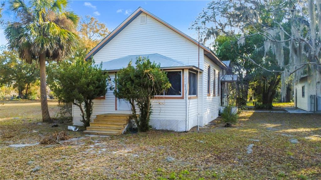 5759 LAKE STREET, MOUNT DORA, FL 32757