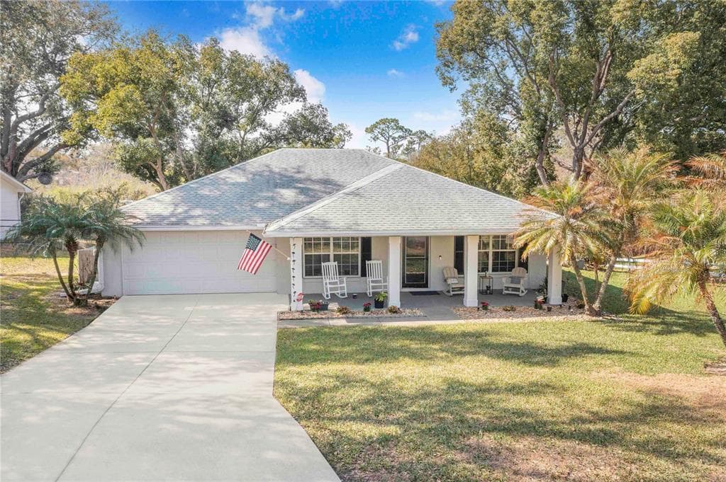 194 S LAKE MARIAM DRIVE, WINTER HAVEN, FL 33884