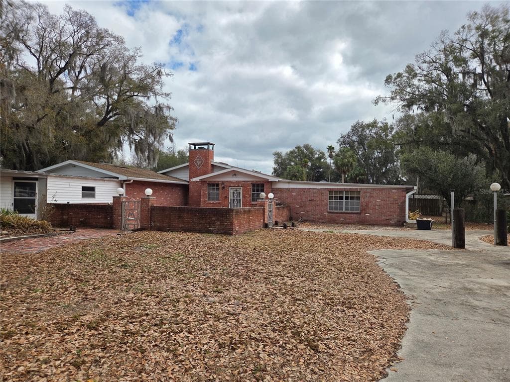 4911 W SAM ALLEN ROAD, PLANT CITY, FL 33565