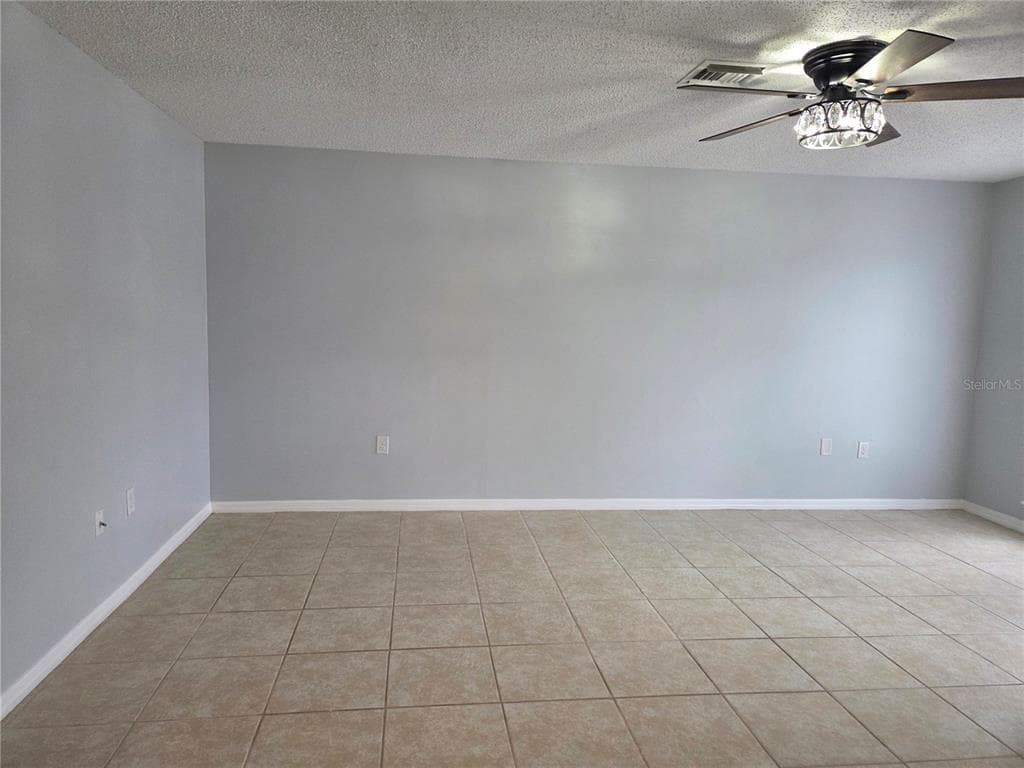743 E ALFRED STREET, TAVARES, FL 32778 — zdjęcie 4