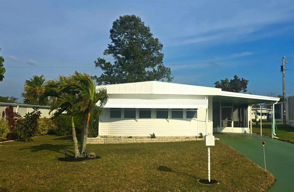 40 CONCORD LANE, PALM HARBOR, FL 34684