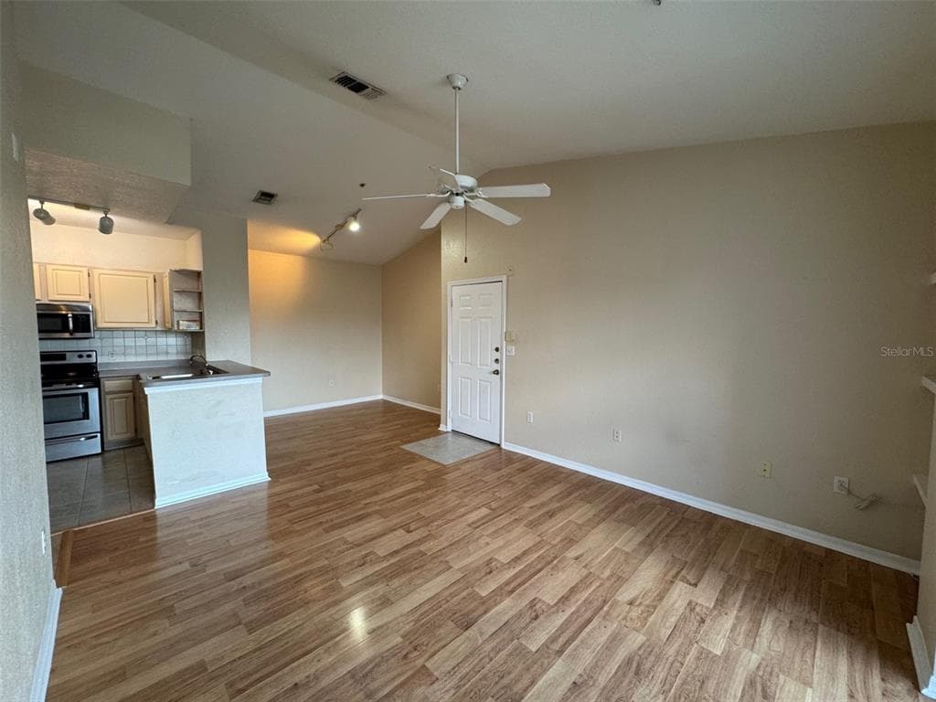 5817 LEGACY CRESCENT PLACE # 302, RIVERVIEW, FL 33578 — zdjęcie 4