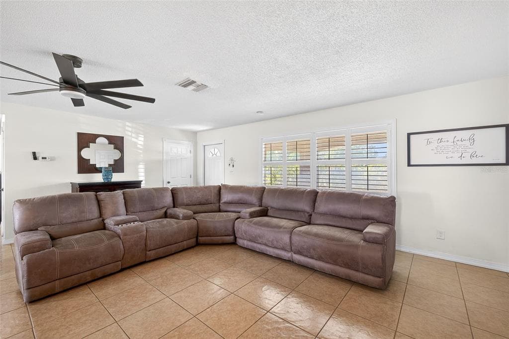 219 RICHMOND AVENUE S, LEHIGH ACRES, FL 33936 — zdjęcie 3