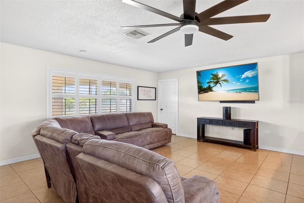 219 RICHMOND AVENUE S, LEHIGH ACRES, FL 33936 — zdjęcie 5
