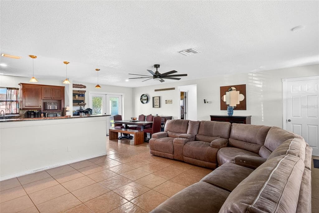 219 RICHMOND AVENUE S, LEHIGH ACRES, FL 33936 — zdjęcie 4