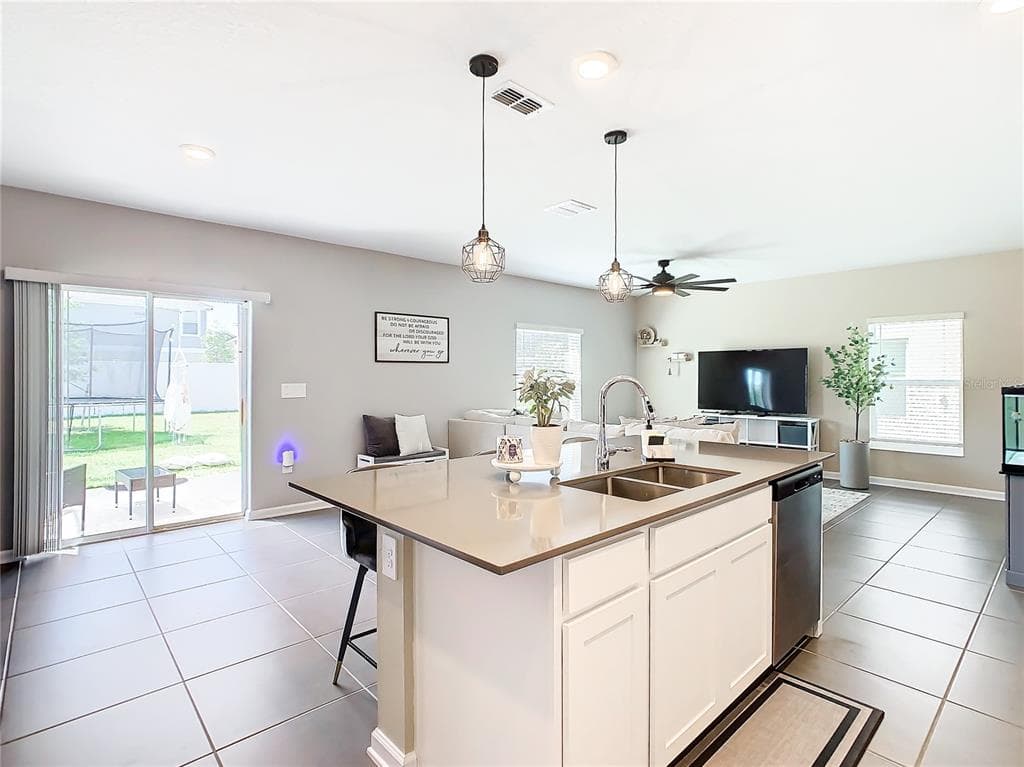 1042 JOHN JACOB ROAD, DAVENPORT, FL 33837 — zdjęcie 4