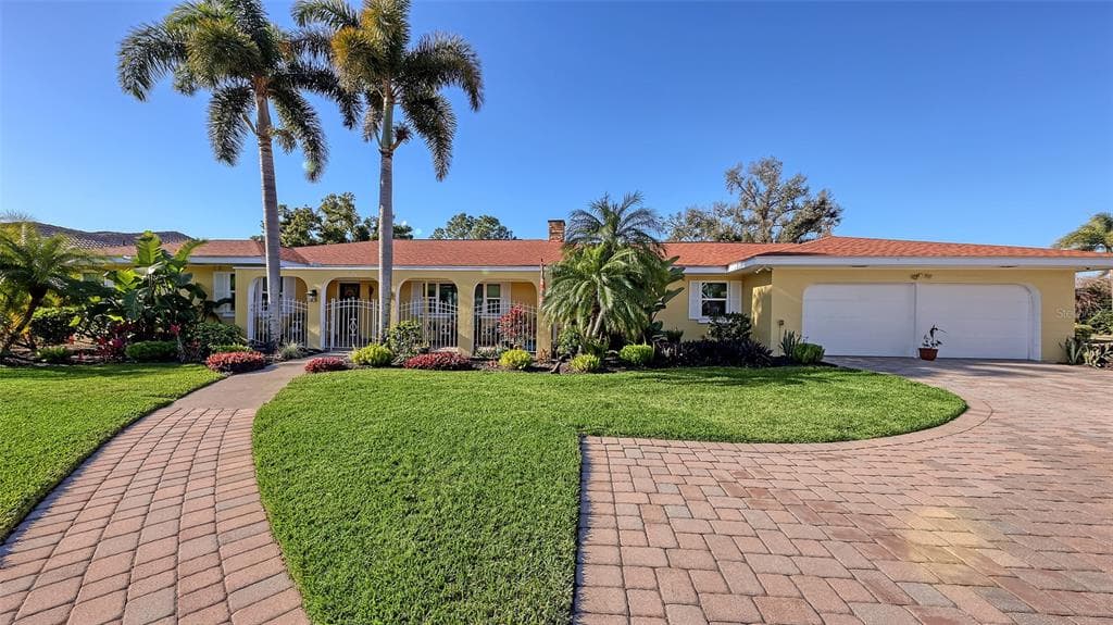 844 MAGELLAN DRIVE, SARASOTA, FL 34243
