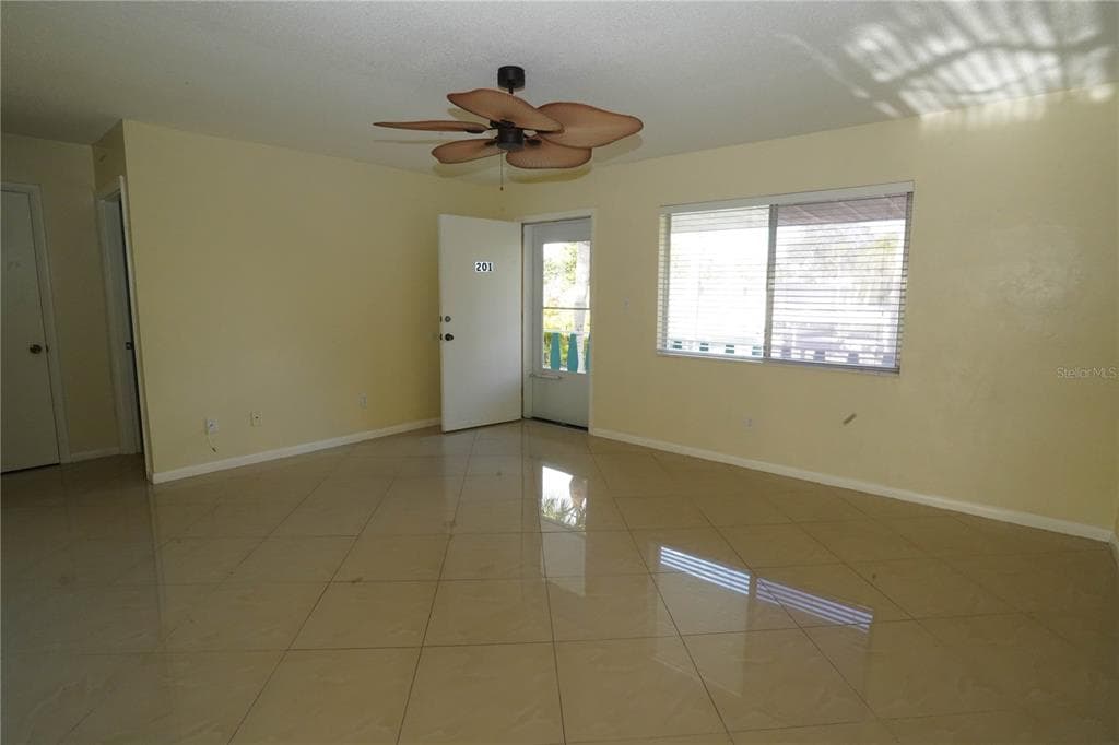 349 JOEL BOULEVARD # 201, LEHIGH ACRES, FL 33936 — zdjęcie 3