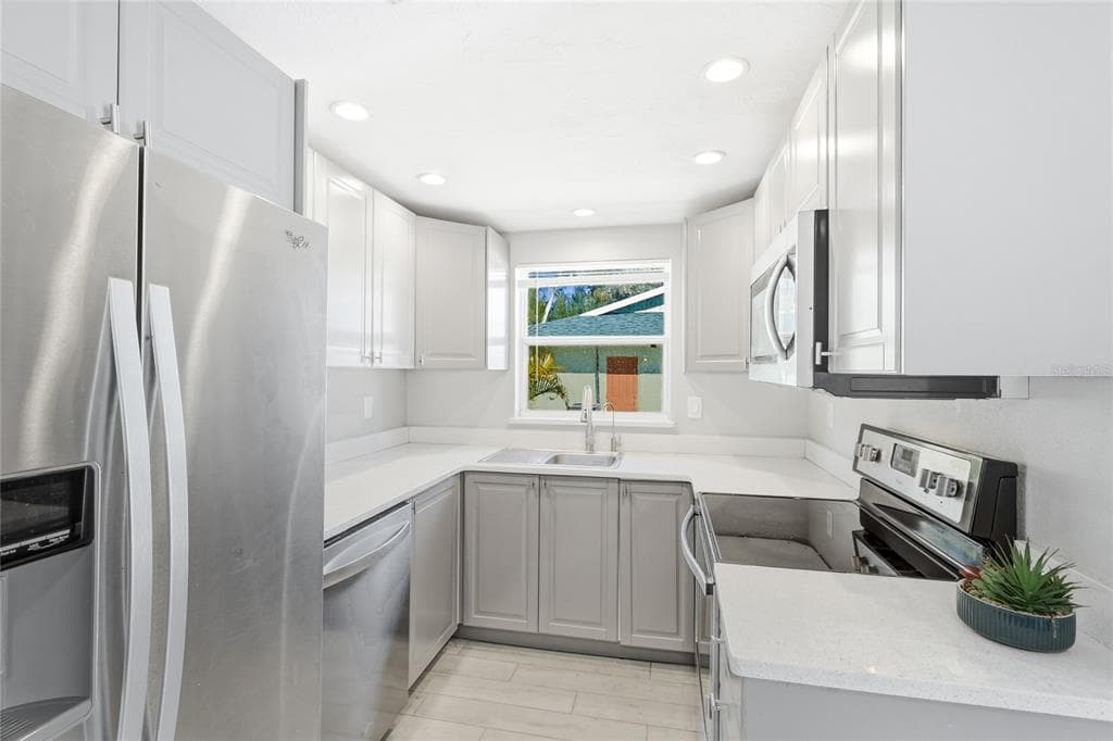 5320 MOELLER AVENUE, SARASOTA, FL 34233 — zdjęcie 5