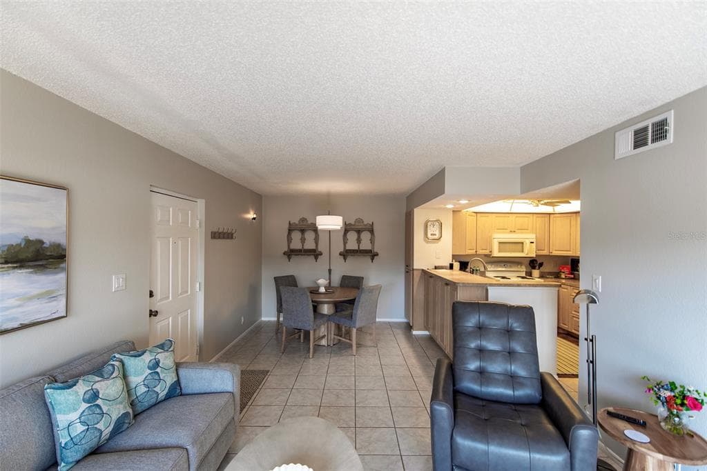 19505 QUESADA AVENUE # AA105, PORT CHARLOTTE, FL 33948 — zdjęcie 4