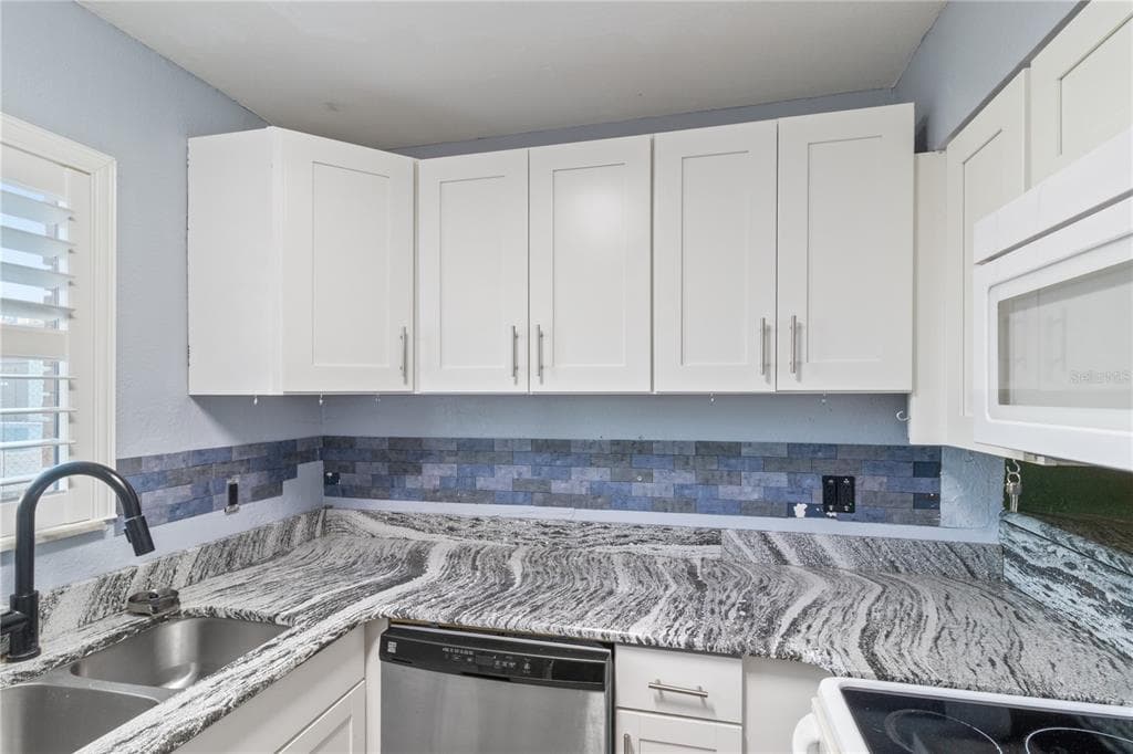 1836 N CRYSTAL LAKE DRIVE # 19, LAKELAND, FL 33801 — zdjęcie 3