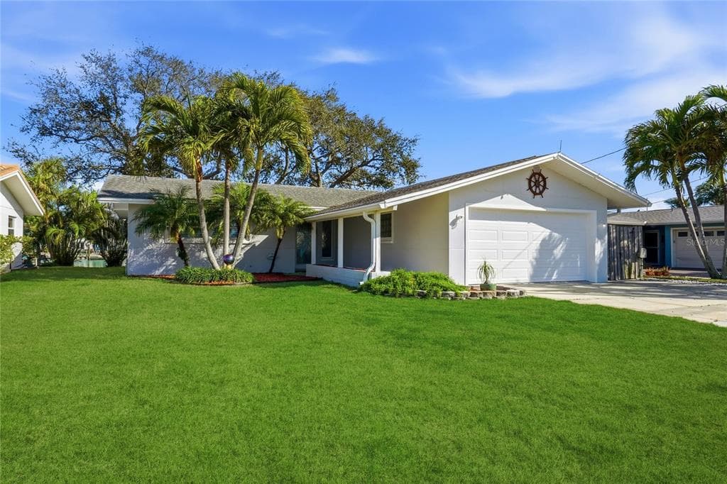 541 LILLIAN DRIVE, MADEIRA BEACH, FL 33708