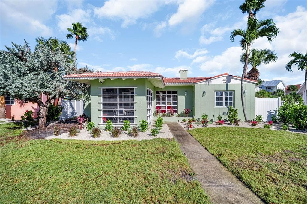 16613 GULF BOULEVARD, NORTH REDINGTON BEACH, FL 33708