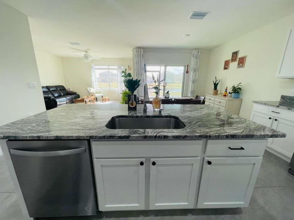 8954 FORGE BREEZE LOOP, WESLEY CHAPEL, FL 33545 — zdjęcie 3