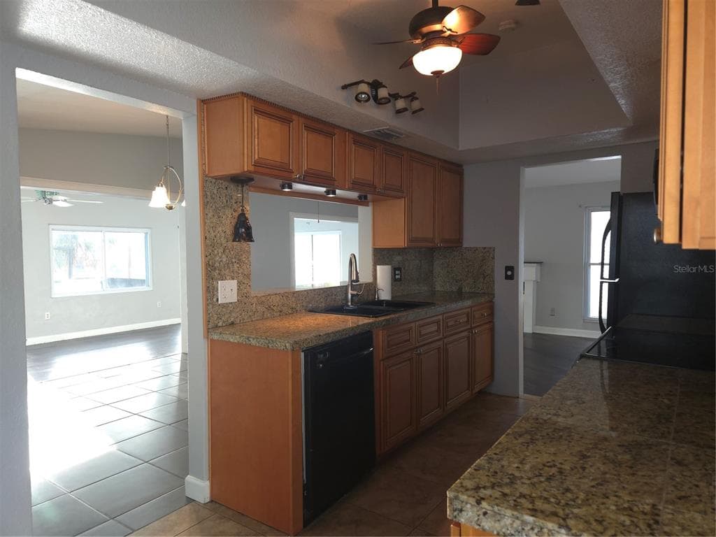 2075 N KEENE ROAD, CLEARWATER, FL 33755 — zdjęcie 3