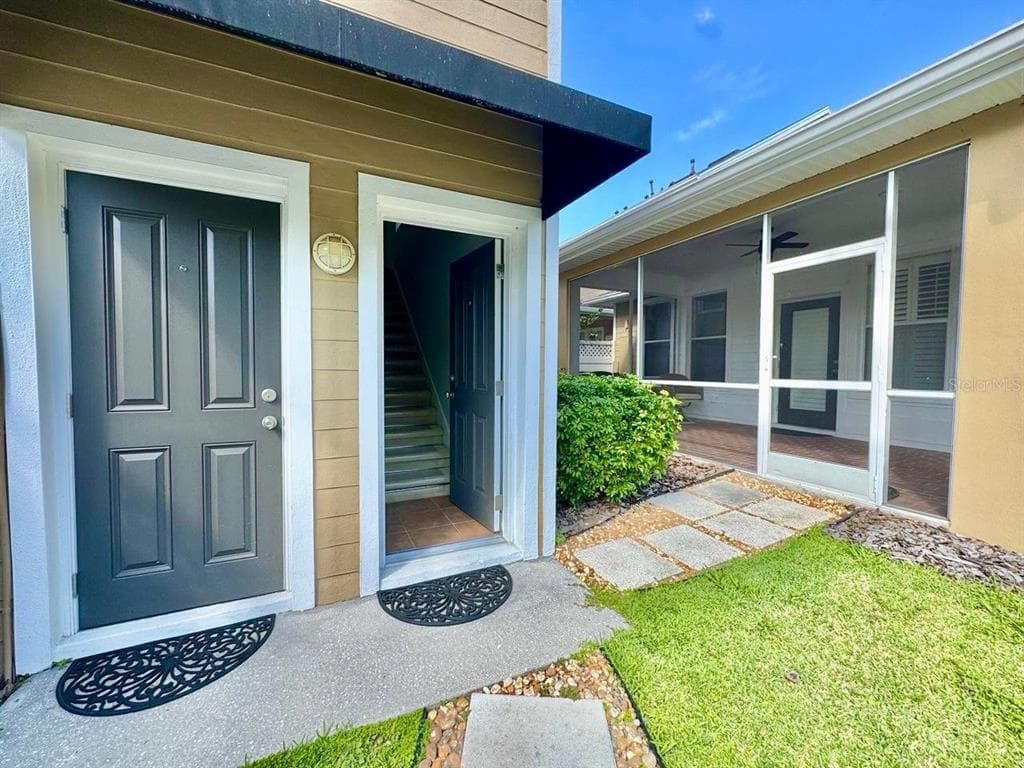 14541 COTSWOLDS DRIVE # B, TAMPA, FL 33626