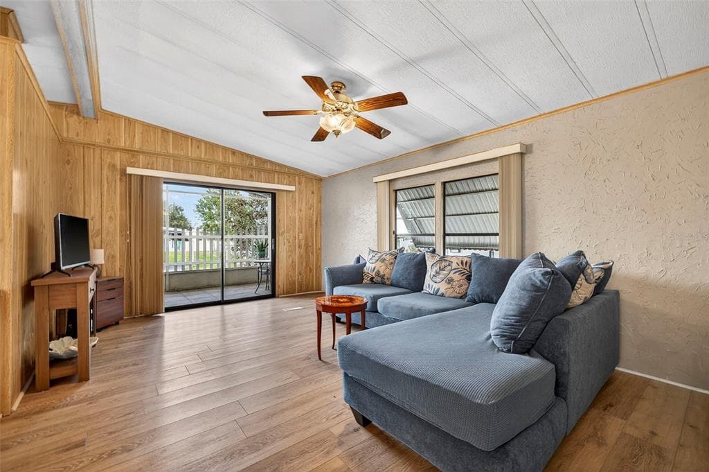 7880 54TH AVENUE N # 38, ST PETERSBURG, FL 33709 — zdjęcie 4