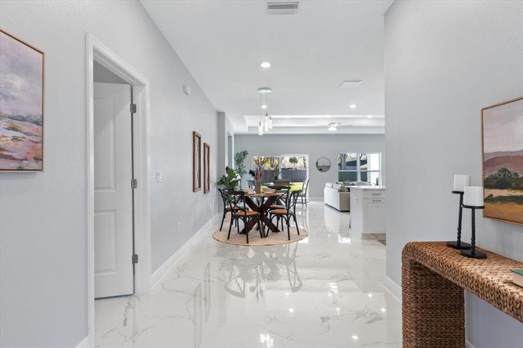 6605 24TH AVENUE S, TAMPA, FL 33619 — zdjęcie 4