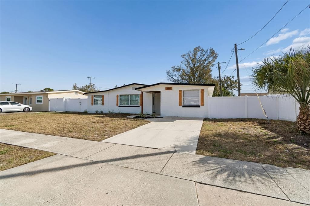 7910 W POWHATAN AVENUE, TAMPA, FL 33615 — zdjęcie 5