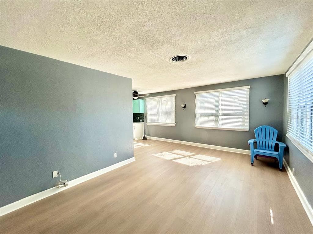 2720 EDWARDS AVENUE S, ST PETERSBURG, FL 33705 — zdjęcie 4
