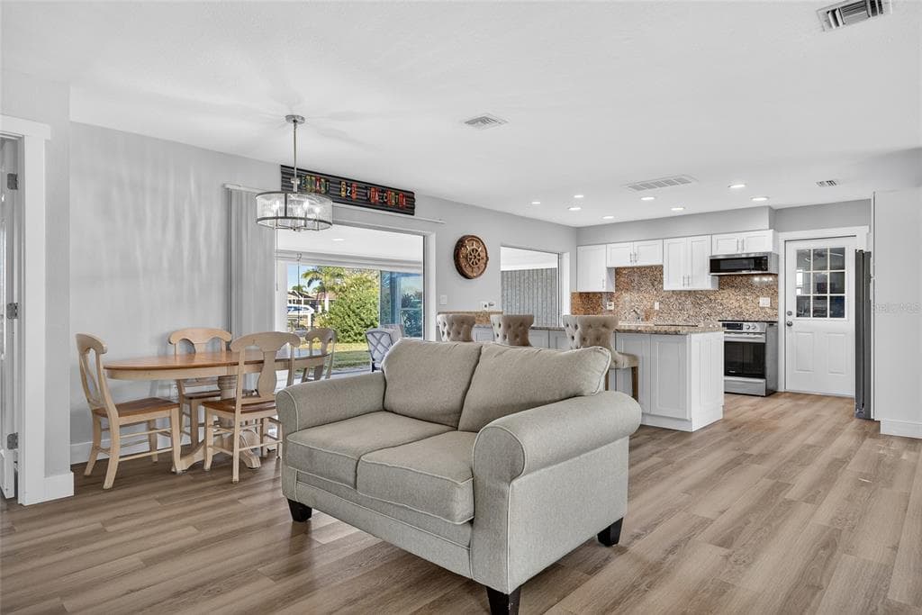 523 VIA CINTIA, PUNTA GORDA, FL 33950 — zdjęcie 5