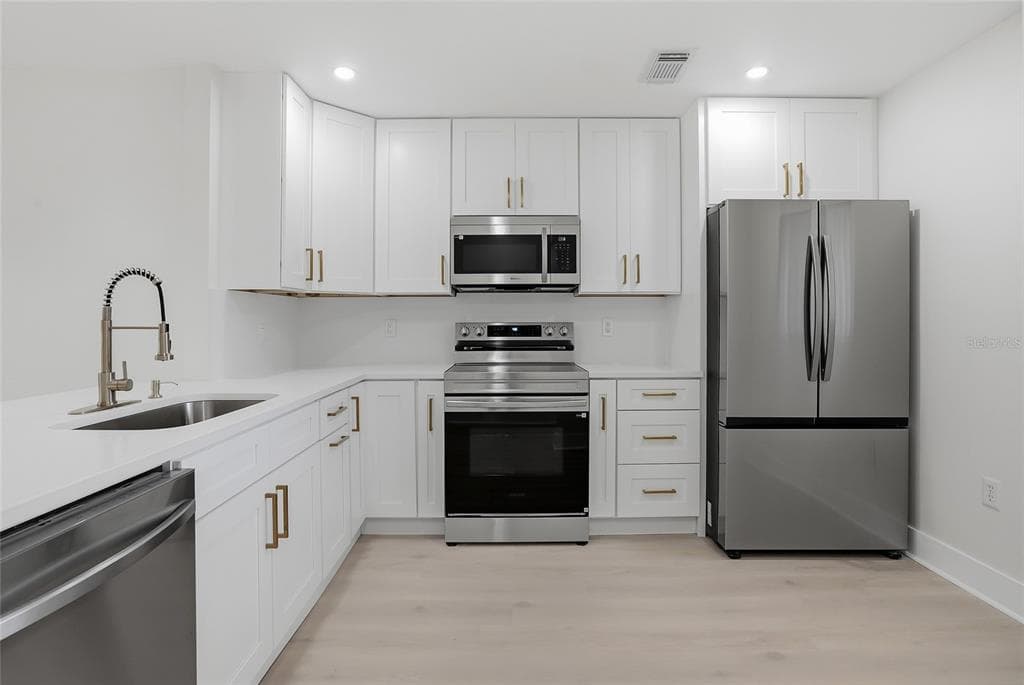 2682 SABAL SPRINGS CIRCLE # 204, CLEARWATER, FL 33761 — zdjęcie 5