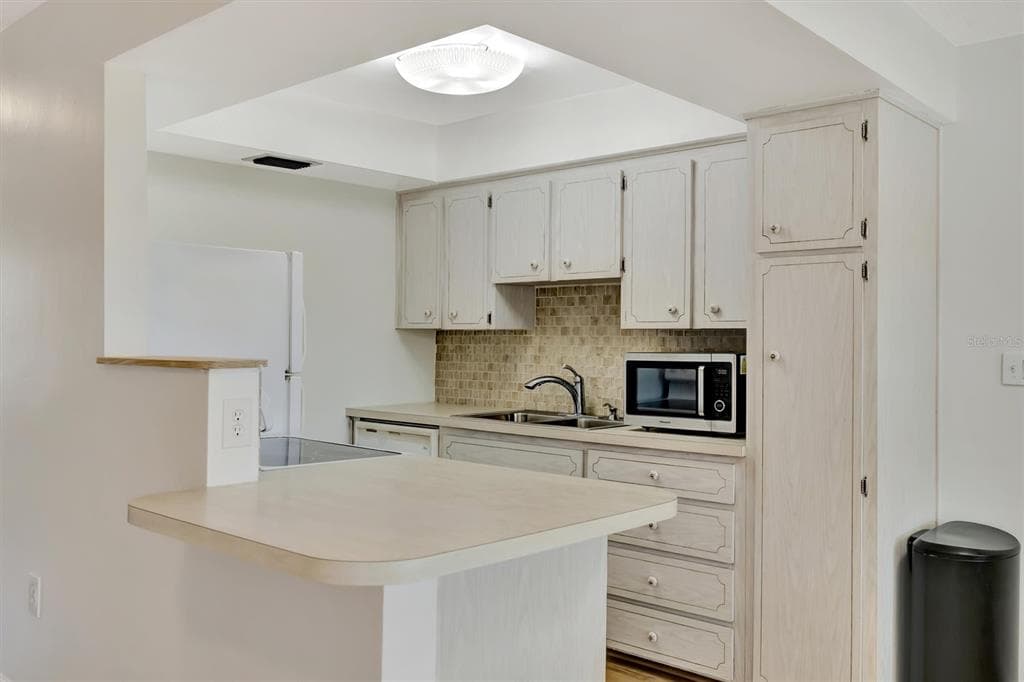 650 PINELLAS POINT DRIVE S # #205, ST PETERSBURG, FL 33705 — zdjęcie 3